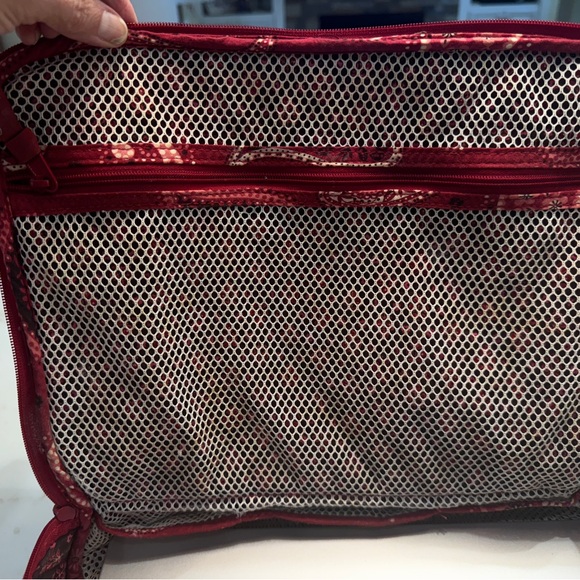 Vera Bradley Red Bandana Paisley Quilted Bag - Picture 6 of 7